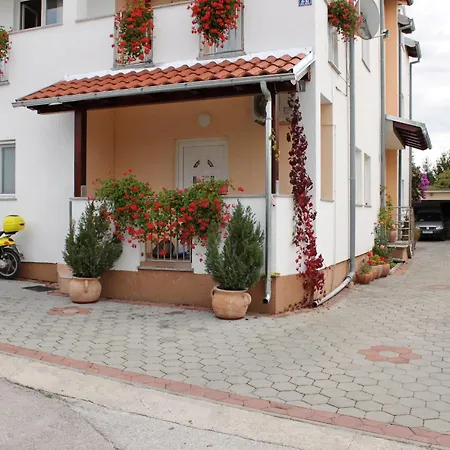 Apartman With Parking Spaces - 5816