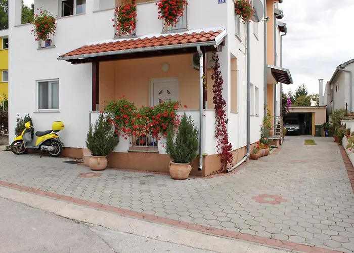 Apartman With Parking Spaces - 5816