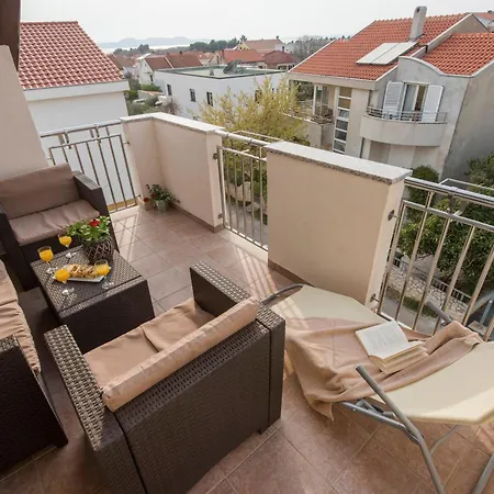 Apartment With Parking Spaces - 5816 Zadar